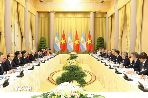 Tổng Bí thư, Chủ tịch nước Nguyễn Phú Trọng và Tổng thống Argentina Mauricio Macri tiến hành hội đàm. (Ảnh: Trí Dũng/TTXVN)