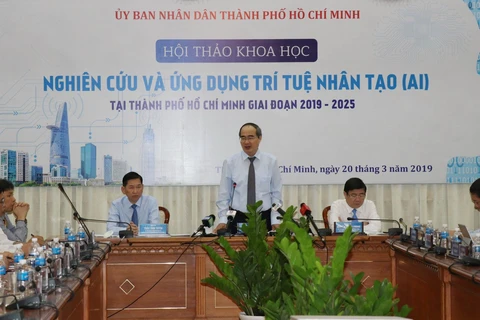 Bí thư Thành ủy Thành phố Hồ Chí Minh Nguyễn Thiện Nhân chủ trì hội thảo. (Ảnh: Tiến Lực/TTXVN)