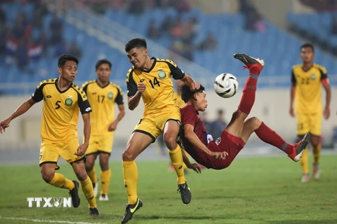 Kết thúc trận đấu đội tuyển Thái Lan giành chiến thắng với tỷ số 8-0, tạm thời đứng đầu bảng K sau lượt trận thứ 2. (Ảnh: Trọng Đat/TTXVN)