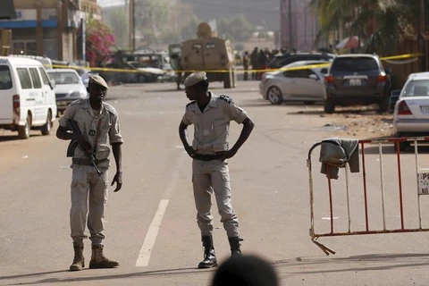 Cảnh sát Burkina Faso phong tỏa tại hiện trường một vụ tấn công. (Nguồn: AFP)