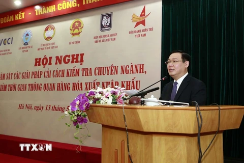Phó Thủ tướng Vương Đình Huệ phát biểu tại hội nghị. (Ảnh: Doãn Tấn/TTXVN)