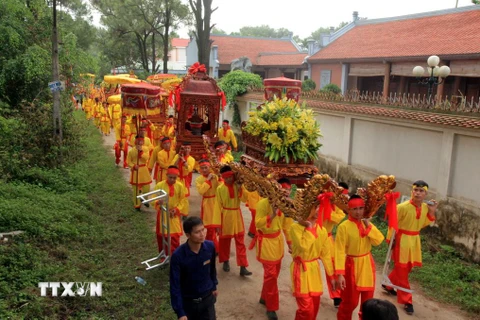 Nghi lễ rước nước tại Khu du lịch Quốc gia đặc biệt Côn Sơn-Kiếp Bạc ở tỉnh Hải Dương. (Nguồn: TTXVN)