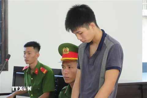 Bị cáo Nguyễn Văn Sơn tại phiên xét xử. (Ảnh: Nguyễn Thành/TTXVN)