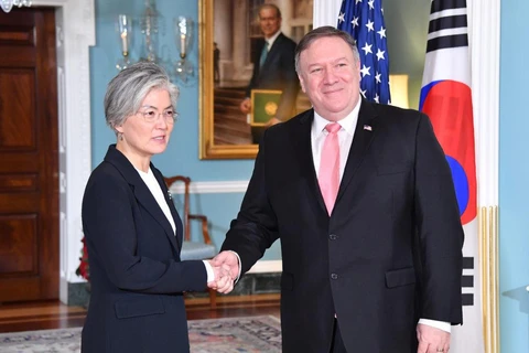 Ngoại trưởng Hàn Quốc Kang Kyung-wha và người đồng cấp Mỹ Mike Pompeo. (Nguồn: US Embassy in Korea)