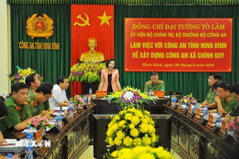 Bí thư tỉnh Ninh Bình Nguyễn Thị Thanh phát biểu tại buổi làm việc. (Ảnh: Minh Đức/TTXVN)