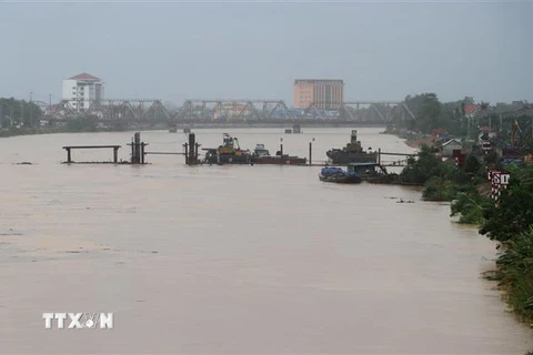 Lũ trên sông Hiếu tại Quảng Trị đang lên. (Ảnh: Nguyên Lý/TTXVN)