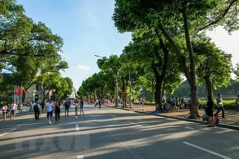 Phố đi bộ ở Hà Nội những ngày cuối tuần. (Ảnh: Trọng Đạt/TTXVN
