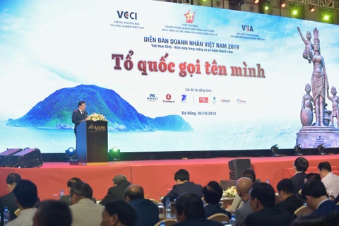 Phó Thủ tướng Trịnh Đình Dũng phát biểu tại Diễn đàn Doanh nhân Việt Nam 2019. (Nguồn: baochinhphu.vn)