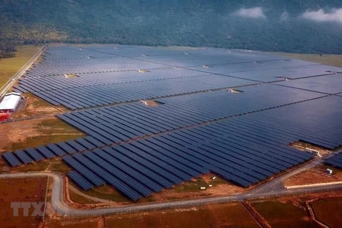 Nhà máy điện Mặt Trời Sao Mai Solar PV1 với công suất 104 MWp tại xã An Hảo, huyện Tịnh Biên, tỉnh An Giang. (Ảnh: Công Mạo/TTXVN)