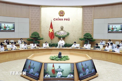 Thủ tướng Nguyễn Xuân Phúc phát biểu tại Phiên họp Chính phủ thường kỳ tháng Chín. (Ảnh: Thống Nhất/TTXVN)