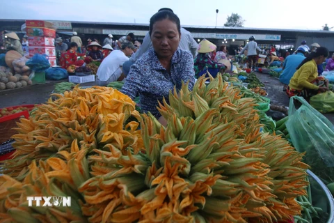 Khu chợ nông thôn ở thành phố Vị Thanh, tỉnh Hậu Giang. (Ảnh: Duy Khương/TTXVN)