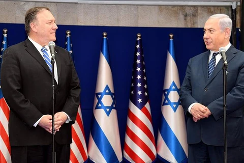 Thủ tướng Israel Benjamin Netanyahu (phải) và Ngoại trưởng Mỹ Mike Pompeo. (Nguồn: il.usembassy.gov)