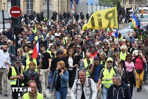Phong trào 'Áo vàng' tham gia biểu tình tại thành phố Bordeaux, Pháp ngày 25/5/2019. (Ảnh: AFP/TTXVN)