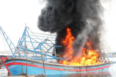 Bến Tre: Cháy 3 tàu cá đang neo đậu, thiệt hại hơn 12 tỷ đồng