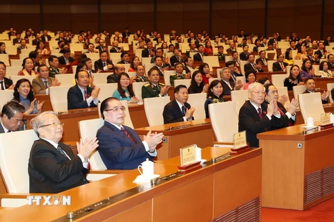 Tổng Bí thư, Chủ tịch nước Nguyễn Phú Trọng cùng các lãnh đạo, nguyên lãnh đạo Đảng và Nhà nước tới dự Lễ bế mạc Kỳ họp thứ 8, Quốc hội khóa XIV. (Ảnh: TTXVN)