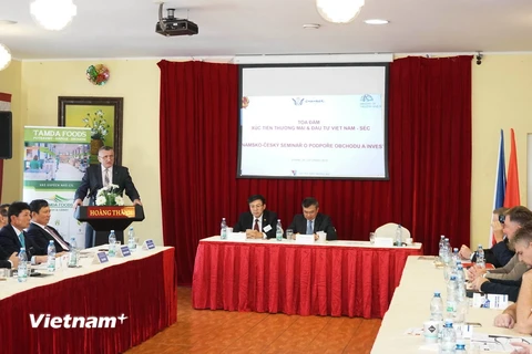 Phó Chủ tịch Phòng Thương mại Séc Borivoj Minar phát biểu. (Ảnh: Hồng Kỳ/Vietnam+)