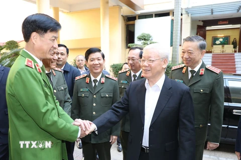 Tổng Bí thư, Chủ tịch nước Nguyễn Phú Trọng với các đại biểu dự Hội nghị. (Ảnh: Trí Dũng/TTXVN)