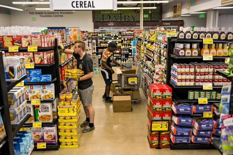 Người dân mua sắm tại một siêu thị ở Mỹ. (Nguồn: The New York Times)