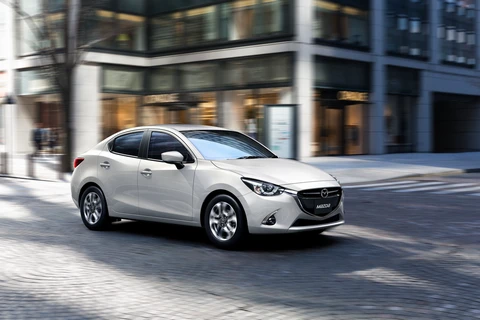 Mazda2 Sedan trắng. (Nguồn: Thacogroup)