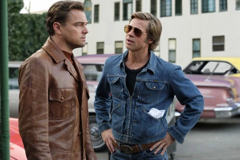 Leonardo DiCaprio (trái) và Brad Pitt trong phim 'Once Upon a Time in Hollywood.' (Nguồn: Columbia Pictures)