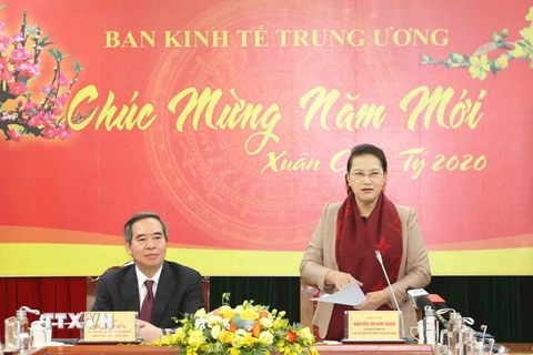 Chủ tịch Quốc hội Nguyễn Thị Kim Ngân phát biểu tại buổi làm việc. (Ảnh: Phương Hoa/TTXVN)