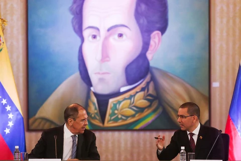 Ngoại trưởng Nga Sergei Lavrov gặp người đồng cấp Venezuela Jorge Arreaza. (Nguồn: AFP)