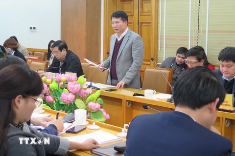 Thứ trưởng Bộ Y tế Trương Quốc Cường, Phó Trưởng Ban chỉ đạo quốc gia phòng chống dịch bệnh viêm đường hô hấp do chủng mới của virus corona phát biểu chỉ đạo về công tác phòng chống dịch bệnh tại Lào Cai. (Ảnh: Thu Hương/TTXVN)