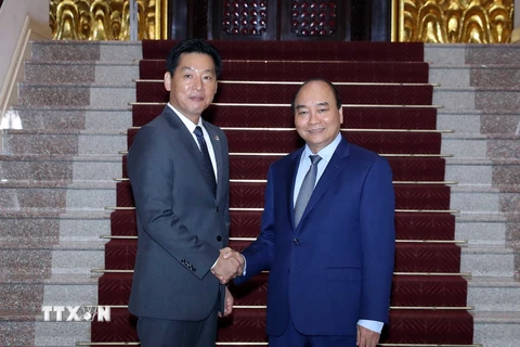 Thủ tướng Nguyễn Xuân Phúc tiếp ông Iwamura Yasutsugu, Tổng Giám đốc Công ty TNHH Aeon Mall Việt Nam (thuộc Tập đoàn Aeon, Nhật Bản). (Ảnh: Thống Nhất/TTXVN)