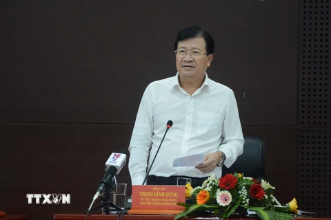 Phó Thủ tướng Trịnh Đình Dũng chỉ đạo cuộc họp. (Ảnh: Văn Dũng/TTXVN