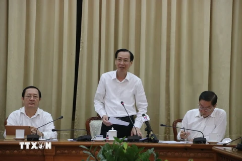 Ông Lê Thanh Liêm, Phó Chủ tịch Thường trực UBND Thành phố Hồ Chí Minh, phát biểu tại buổi làm việc. (Ảnh: Hứa Chung/TTXVN)