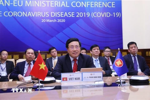 Phó Thủ tướng, Bộ trưởng Bộ Ngoại giao Phạm Bình Minh phát biểu tại Hội nghị trực tuyến Bộ trưởng Ngoại giao ASEAN-EU về phòng, chống COVID-19. (Ảnh: Lâm Khánh/TTXVN)