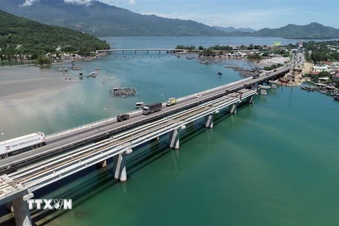 Cầu Hải Vân 2, cây cầu dài nhất trên tuyến thi công hầm đường bộ Hải Vân 2, thuộc địa phận tỉnh Thừa Thiên-Huế và Đà Nẵng, dự kiến hoàn thành trong quý 4/2020. (Ảnh: Huy Hùng/TTXVN)