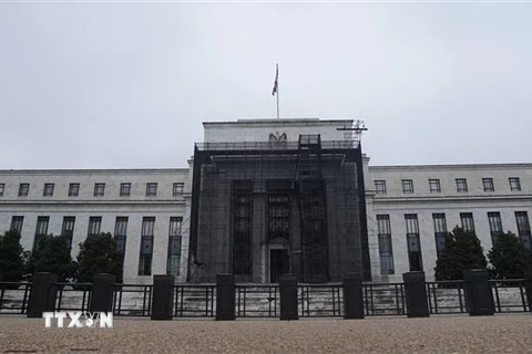 Quang cảnh bên ngoài Cục Dự trữ liên bang Mỹ (Fed) tại Washington DC. (Ảnh: THX/TTXVN)