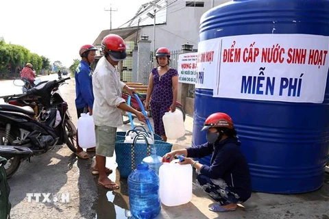 Một điểm cấp nước sinh hoạt miễn phí. (Ảnh minh họa. Nguồn: TTXVN)