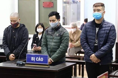 Hà Nội: Lĩnh án tù vì tụ tập hát karaoke, lăng mạ và đấm công an