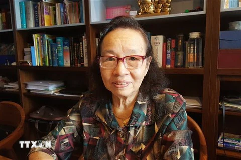 Phó giáo sư-tiến sỹ, thầy thuốc nhân dân, Đại tá Nguyễn Kim Nữ Hiếu tại nhà riêng. (Ảnh: TTXVN)