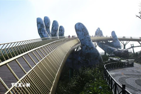 Khu du lịch Sun World Bà Nà Hills (Đà Nẵng) được mở cửa đón khách tham quan trở lại từ ngày 30/4/2020. (Ảnh: Trần Lê Lâm/TTXVN)
