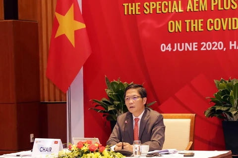  Bộ trưởng Bộ Công Thương Việt Nam Trần Tuấn Anh chủ trì Hội nghị Bộ trưởng Kinh tế ASEAN+3 về ứng phó dịch COVID-19. (Ảnh: Trần Việt/ TTXVN)