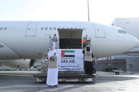 Chuyến bay thương mại đầu tiên từ UAE hạ cánh xuống sân bay Ben Gurion của Israel. (Nguồn: AP)