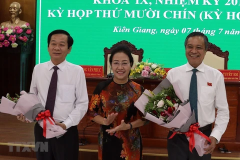 Tân Chủ tịch Đỗ Thanh Bình (trái). (Ảnh: Lê Sen/TTXVN)
