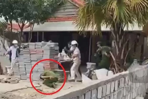 Đà Nẵng: Chủ công trình xây trái phép chống đối, ném đá vào công an