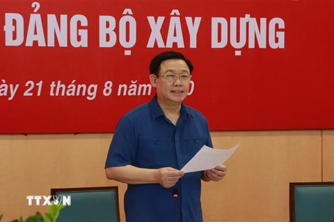 Bí thư Thành ủy Hà Nội Vương Đình Huệ phát biểu. (Ảnh: TTXVN)