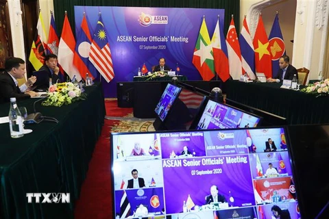 Hội nghị các Quan chức cao cấp ASEAN (SOM) tại điểm cầu Hà Nội. (Ảnh: Lâm Khánh/TTXVN)