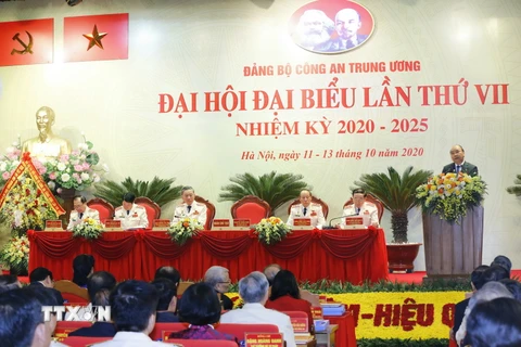 Thủ tướng Nguyễn Xuân Phúc phát biểu chỉ đạo Đại hội. (Ảnh: Doãn Tấn/TTXVN)