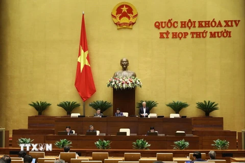 Phó Chủ tịch Quốc hội Uông Chu Lưu điều hành phiên họp. (Ảnh: Văn Điệp/TTXVN)