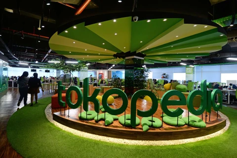 Tokopedia đã nhận được khoản đầu tư từ người sáng lập SoftBank Masayoshi Son và người đồng sáng lập Alibaba Group Holding Ltd, Jack Ma. (Nguồn: Bloomberg)