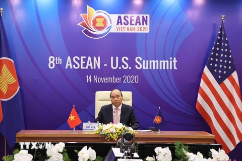 Thủ tướng Nguyễn Xuân Phúc, Chủ tịch ASEAN 2020 chủ trì Hội nghị Cấp cao ASEAN-Hoa Kỳ lần thứ 8 tại điểm cầu Hà Nội. (Ảnh: Thống Nhất/TTXVN)