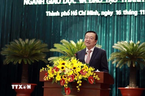 Ông Lê Hồng Sơn, Giám đốc Sở Giáo dục và Đào tạo Thành phố Hồ Chí Minh phát biểu tại buổi lễ. (Ảnh: Thu Hoài/TTXVN)