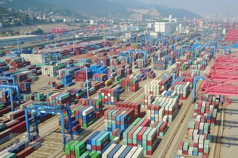 Một cảng hàng hóa ở Giang Tô, Trung Quốc. (Nguồn: AFP/TTXVN)