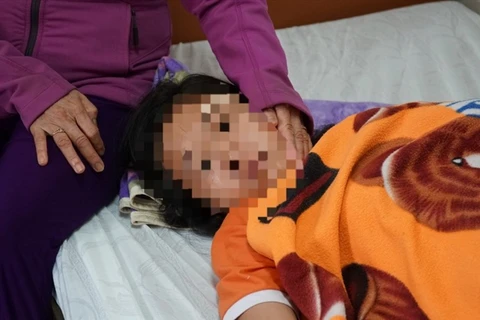 Nữ sinh Tây Ninh bị đánh nhập viện sau va chạm giao thông. (Nguồn: Báo Lao Động)